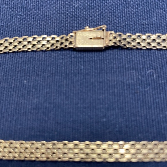 14K Gold Box Link Bracelet - Picture 2 of 7
